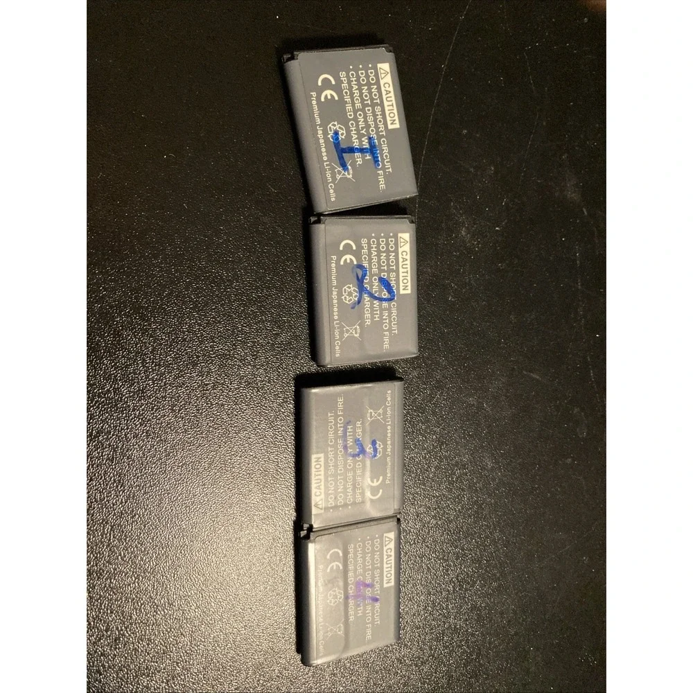 Nikon Coolpix S230 10MP - Silver -‎ w/ 4 Batteries!